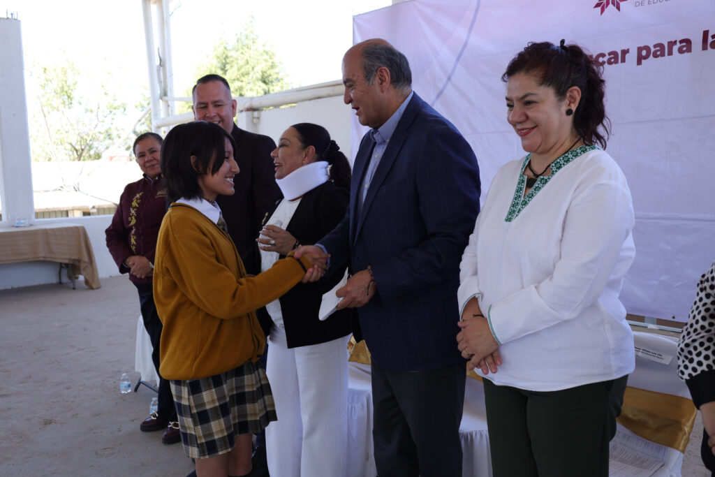 Entrega SEPH obras y equipamiento en 27 escuelas de Tulancingo