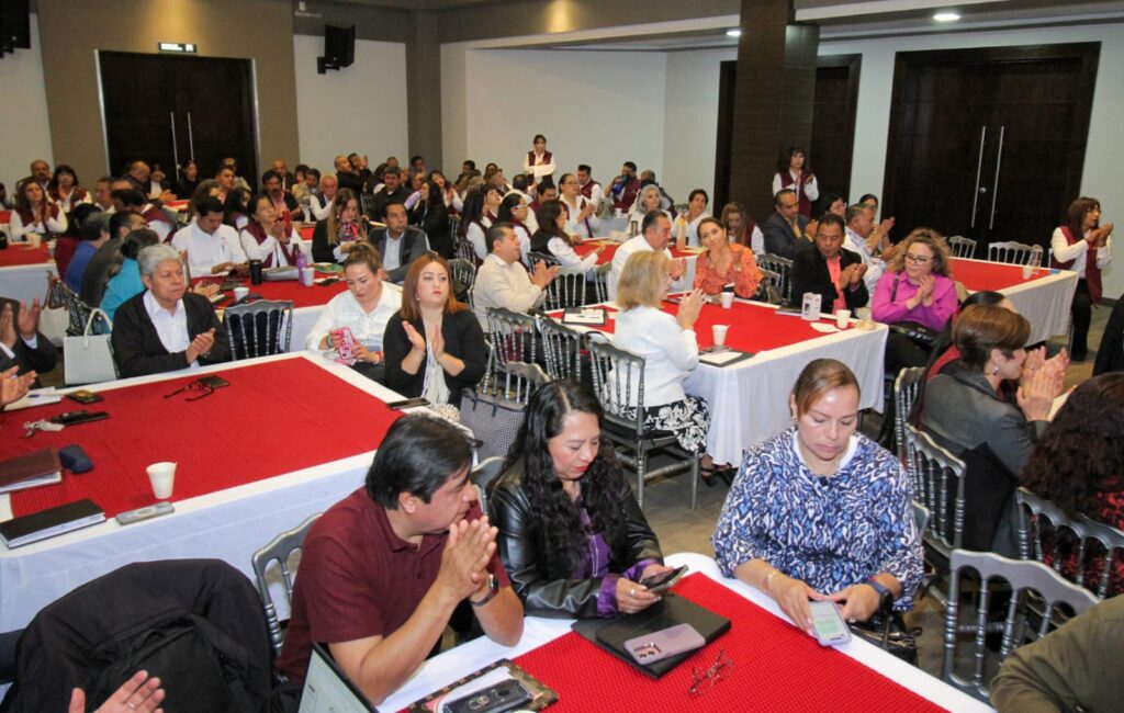 Fortalece IHE actualización académica en educación básica