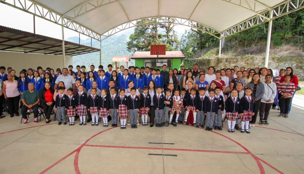 IHE fortalece equipamiento escolar en la Sierra Alta