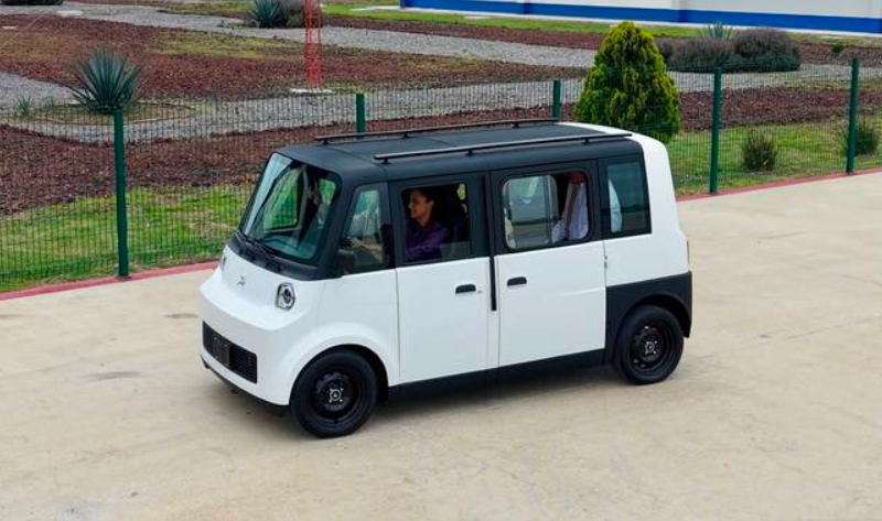 Presenta Sheinbaum Olinia 1, el primer vehículo eléctrico mexicano