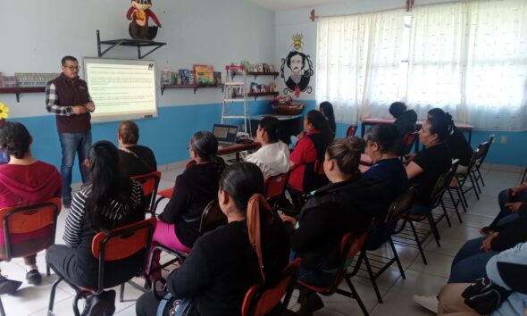 Consolida IHE la participación social en escuelas
