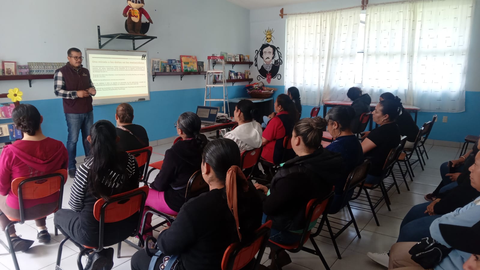 Consolida IHE la participación social en escuelas