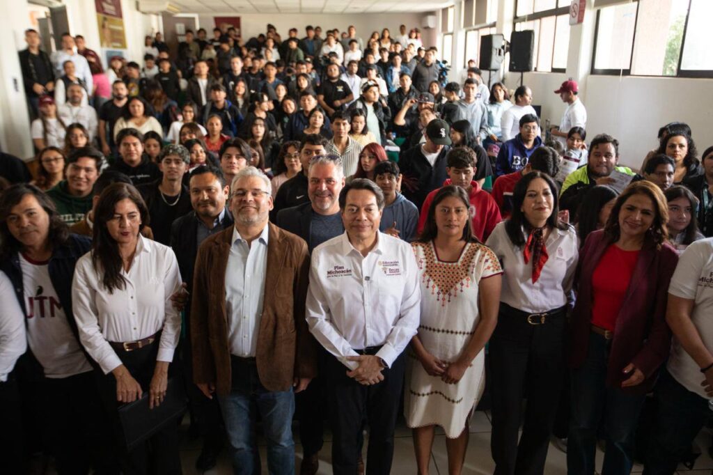Destina Gobierno de México más de 5 mil 700 mdp en becas para estudiantes de Michoacán