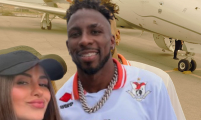 Julián Quiñones convive con aficionados durante sus vacaciones en Los Cabos