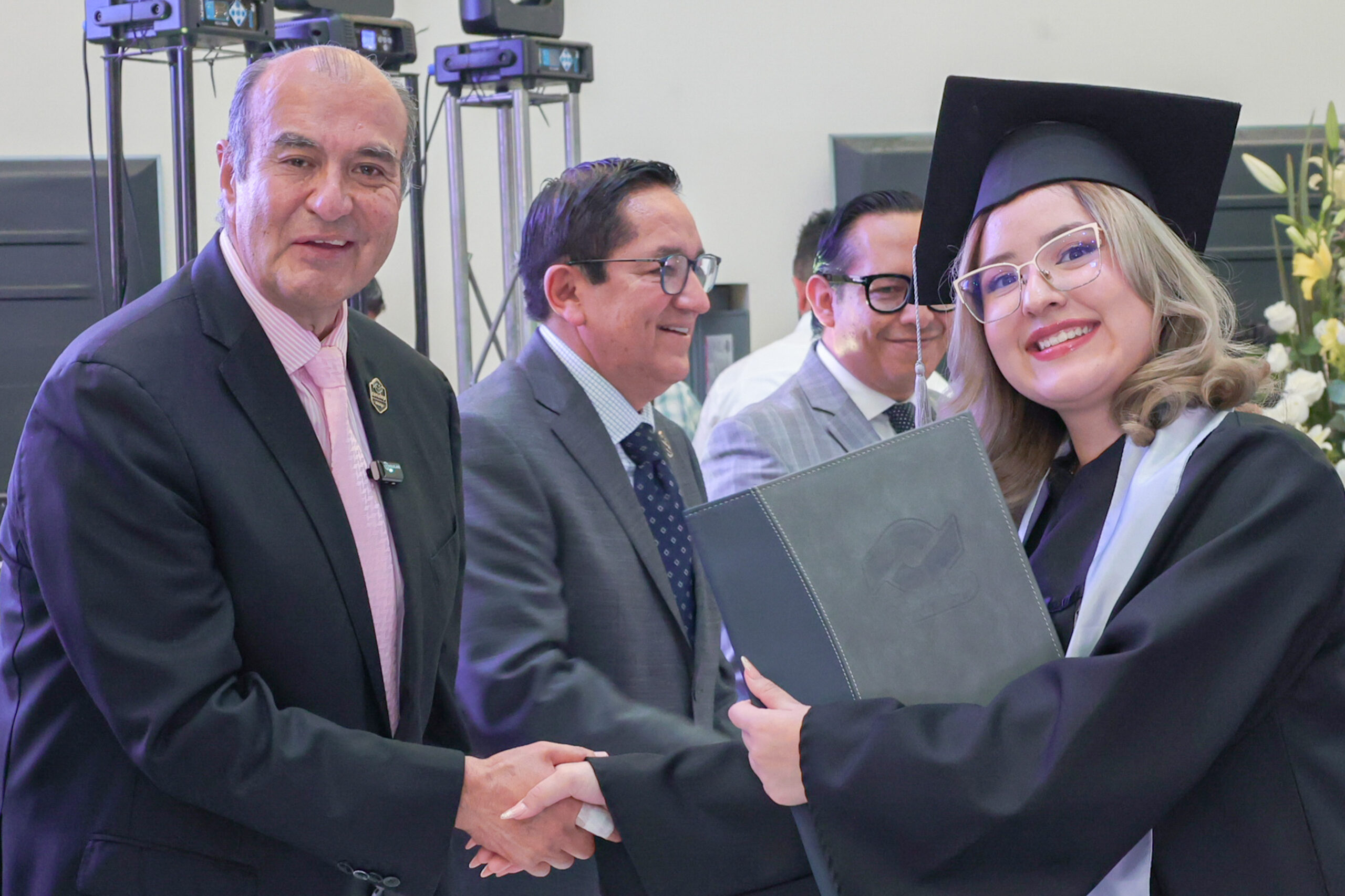 Natividad Castrejón encabeza graduación de estudiantes del Conalep Hidalgo