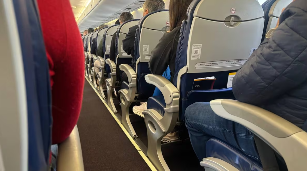 Profeco recuerda los derechos de las personas que viajan en avión durante las vacaciones
