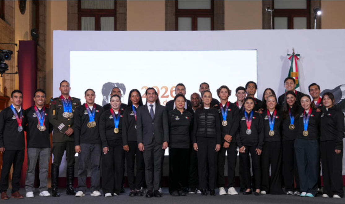 México reconoce hazaña histórica de atletas y anuncia aumento de becas deportivas