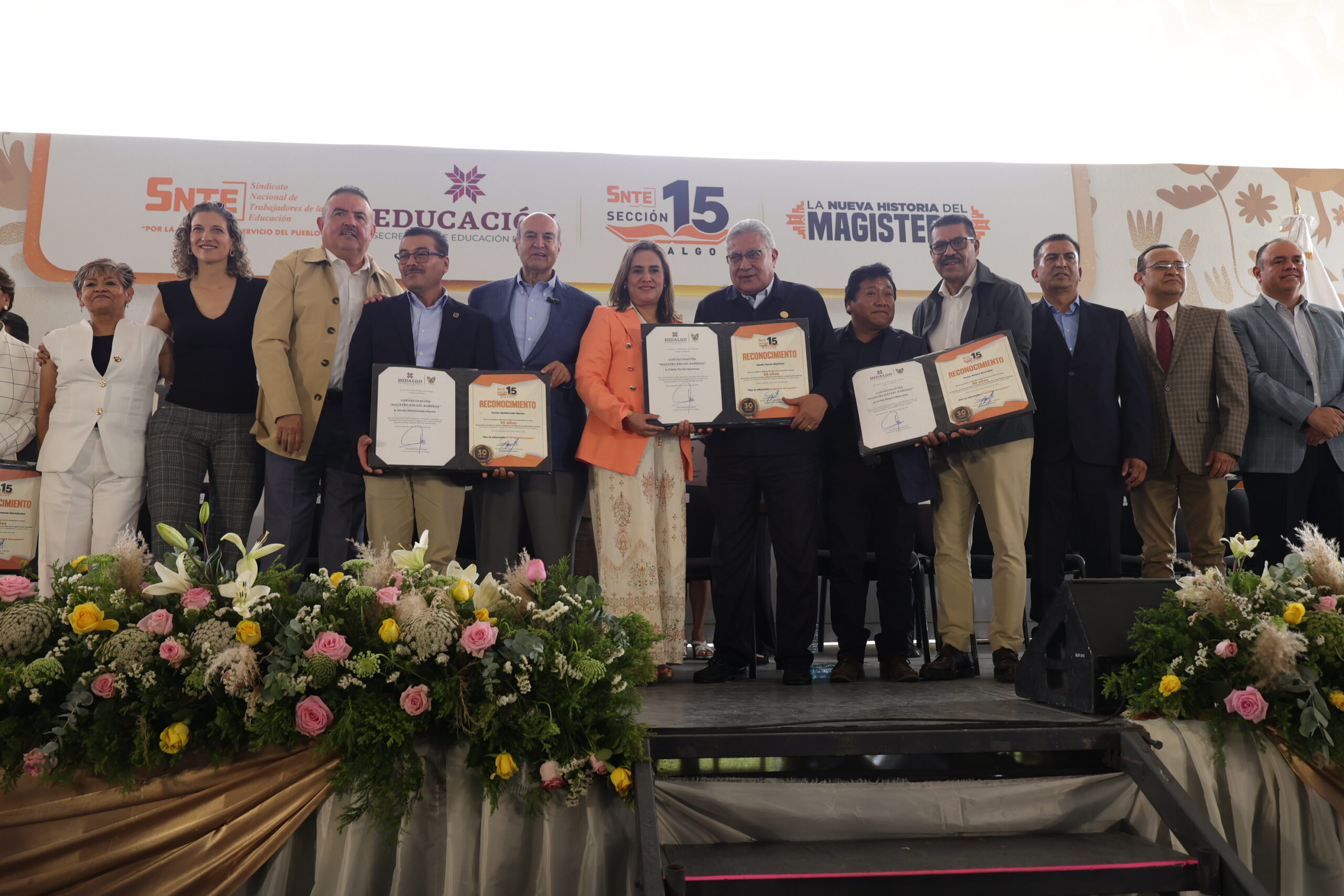 SEPH y SNTE reconocen trayectoria de mil 912 trabajadoras y trabajadores de la educación