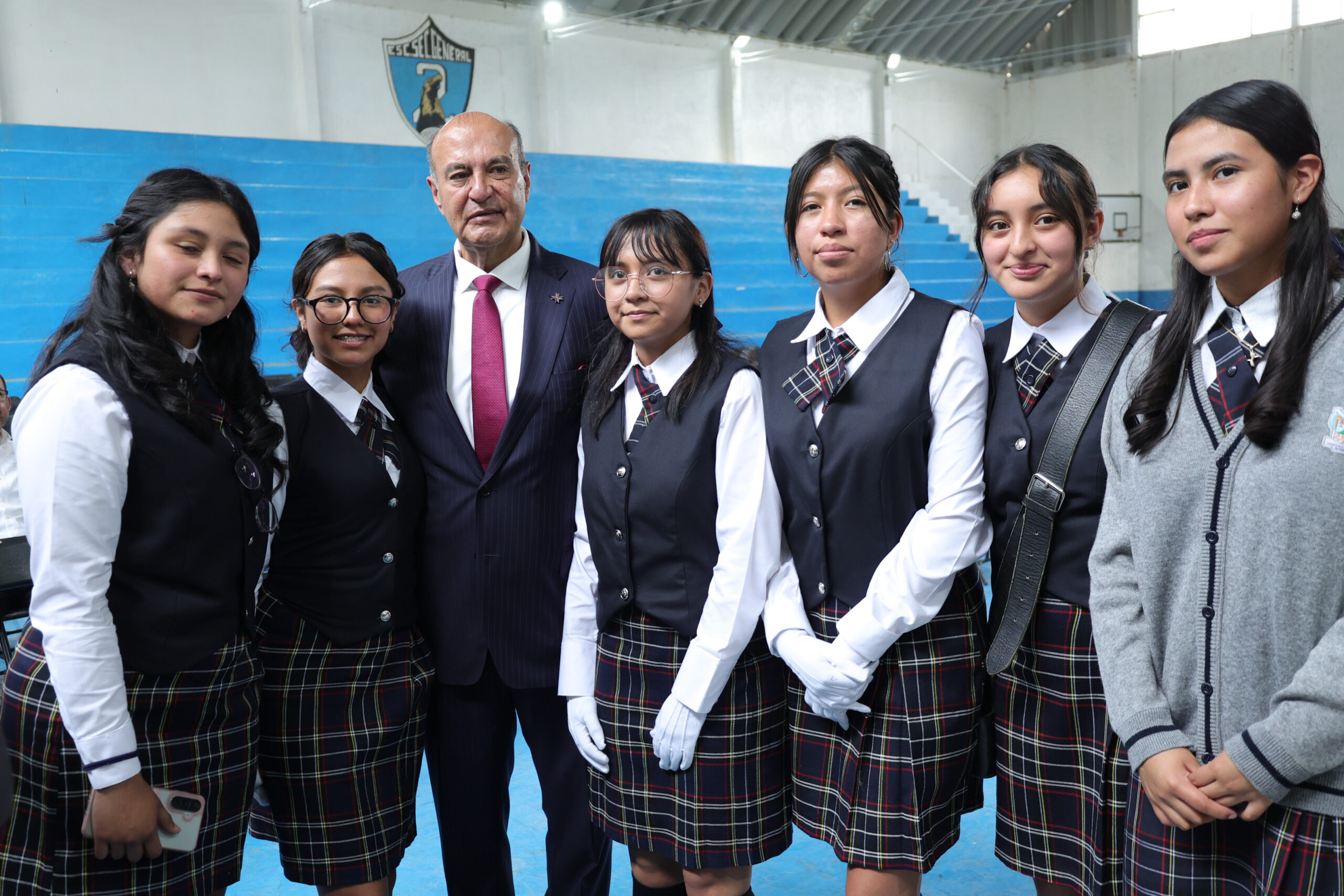 Julio Menchaca consolida transformación educativa en Hidalgo