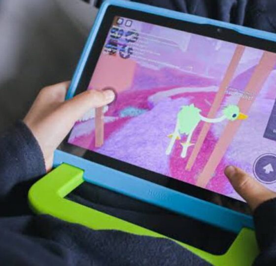 Comisión Europea propone Ley KIDS para reforzar protección de menores en internet