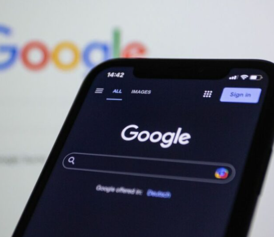 Google recibe multa de 403 millones de euros por uso de datos de geolocalización en Europa