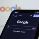 Google recibe multa de 403 millones de euros por uso de datos de geolocalización en Europa