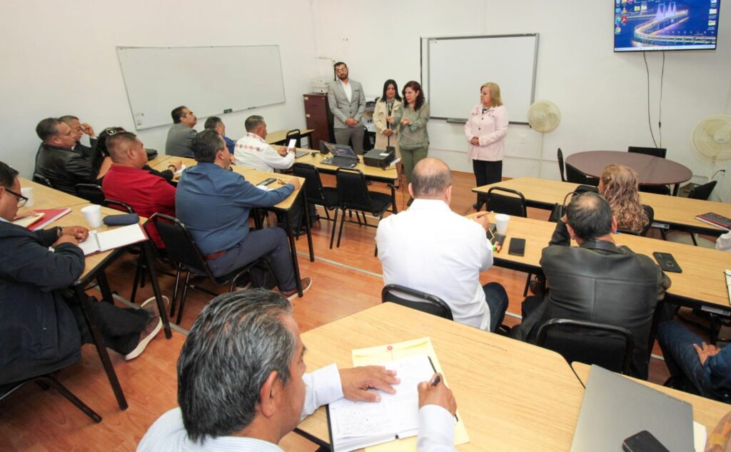 Capacita SEPH a coordinadores de los Centros de Maestros