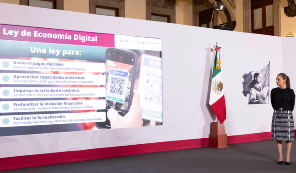 Sheinbaum destaca nueva Ley de Economía Digital para impulsar pagos electrónicos y simplificar trámites