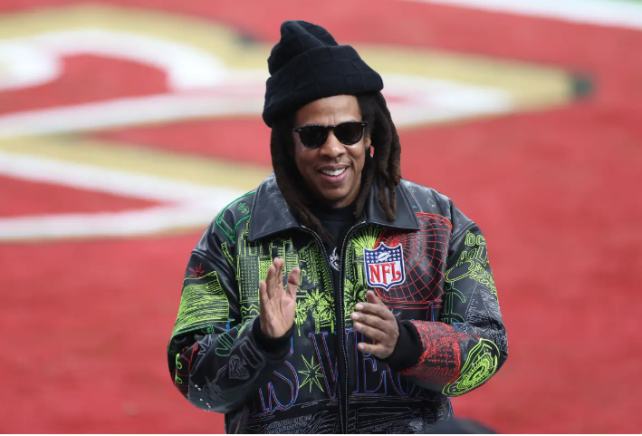 Mujer que acusó a Jay-Z de agresión sexual se retracta y niega haberlo conocido