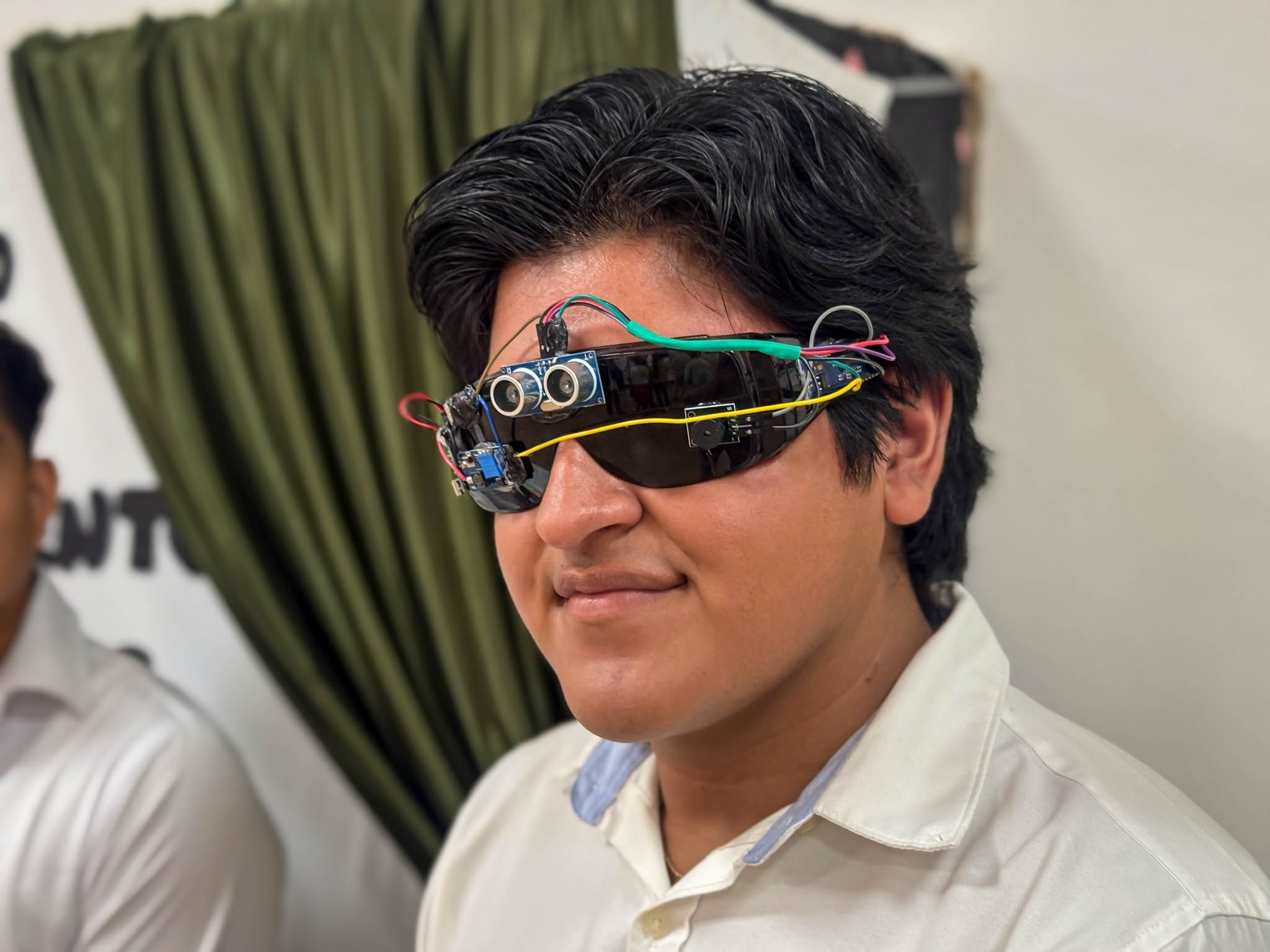 UPH desarrolla lentes asistidos para mejorar la movilidad de personas con discapacidad visual