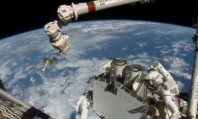 Astronautas realizan caminata espacial para Astronautas realizan caminata espacial para instalar nuevo panel solar en la EEIinstalar nuevo panel solar en la EEI