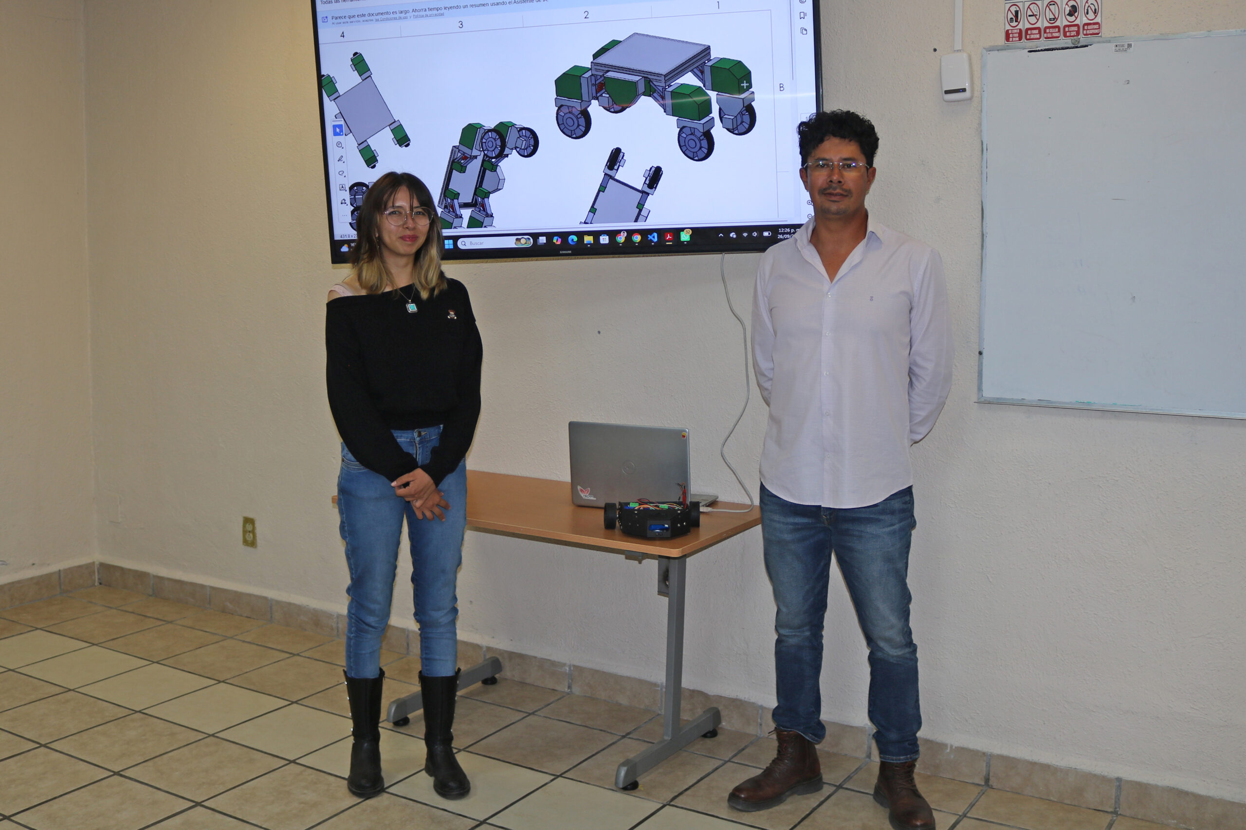 ITESHU apuesta por la innovación; desarrollan robot inteligente para optimizar el cuidado de cultivos