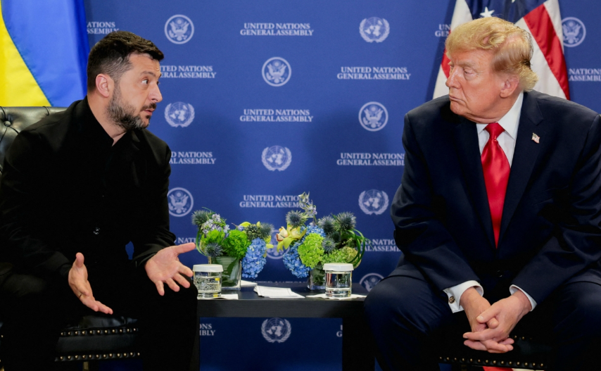 Trump pide que Ucrania elija un nuevo presidente y critica a Zelenski por ataques a refinerías rusas