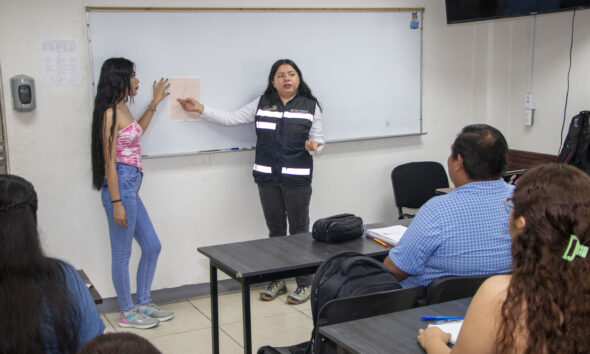 Docente de la UTMZ participará en seminario de minería en China