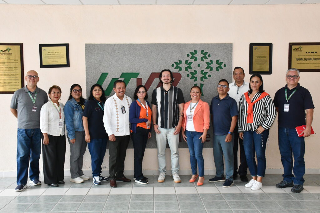 UTVM fortalece la enseñanza del inglés con voluntario de Peace Corps