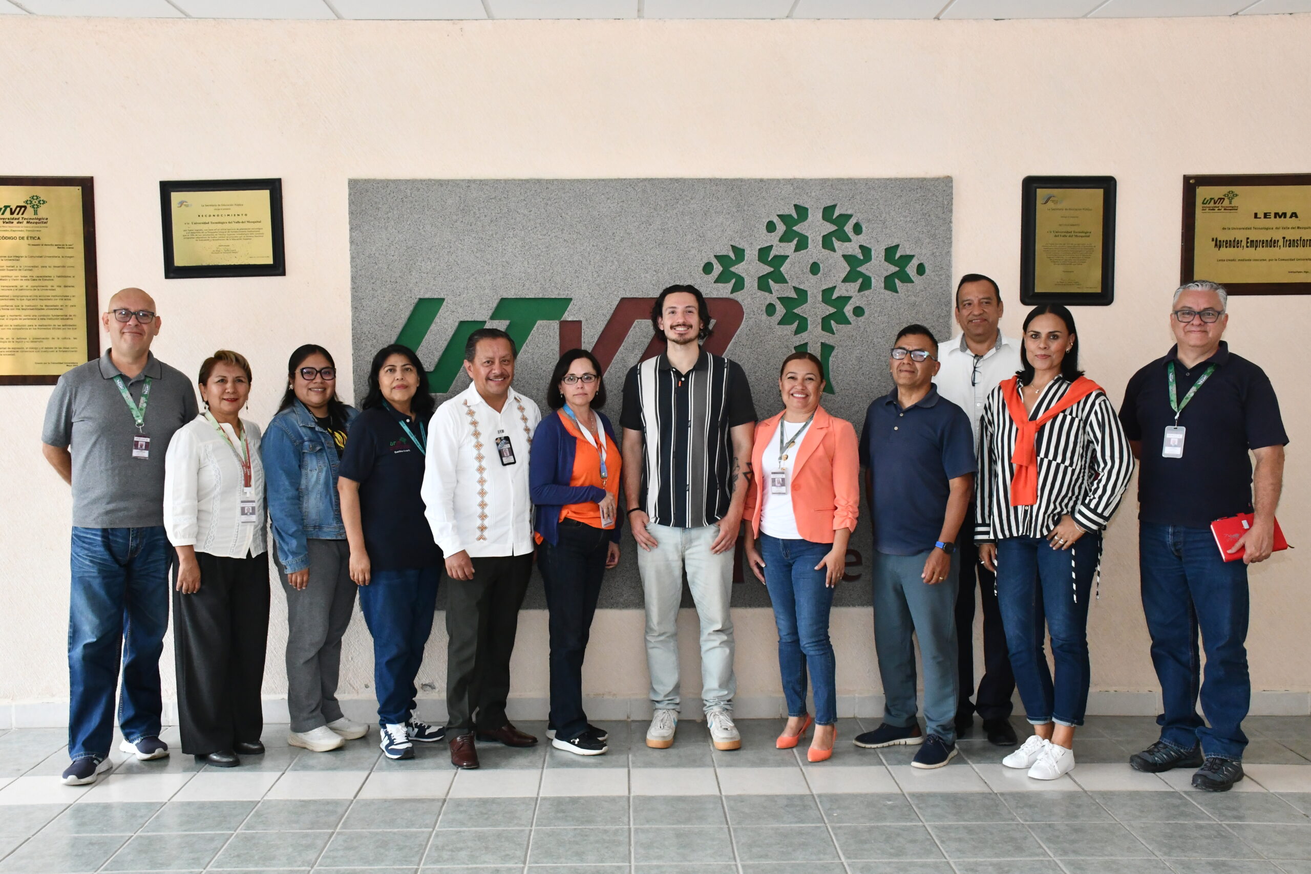UTVM fortalece la enseñanza del inglés con voluntario de Peace Corps