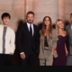 Victoria Beckham reúne a su familia en la Semana de la Moda de París, pero Brooklyn vuelve a ausentarse